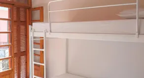 Backpackers Youth Hostel Central old town - Image 2