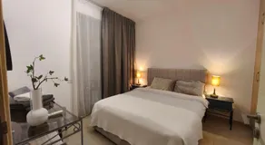 Danaos Nava - Image 2