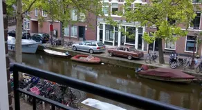 Jordaan Canal View Apartment - Image 4