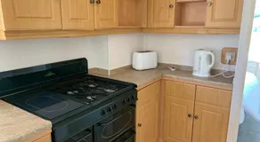 Private Countryside Holiday Cabin 10 mins from Brighton - Image 3