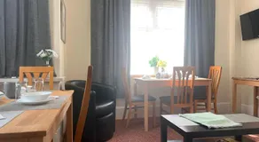 St Anne's Road Guest House - Image 2