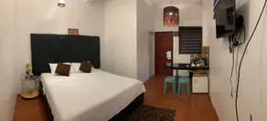 Room 103 King Bed studio near robinson angeles - Image 3