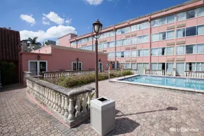 Hotel Roma Golden Glades Resort - Image 4