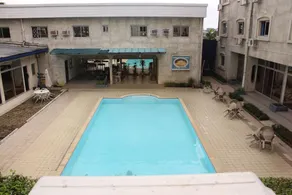 Jet Hotel - Image 3