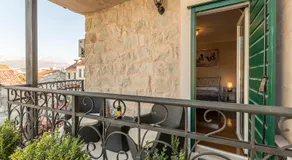 Split Inn Apartments - Image 4