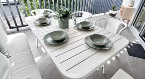 Location, location, location - spacious apartment - Image 3