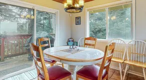 Elegant home with stunning ocean views & dog friendly - Image 3