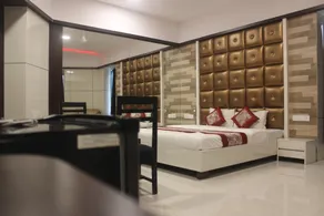 Hotel Celeste Colaba - Image 2
