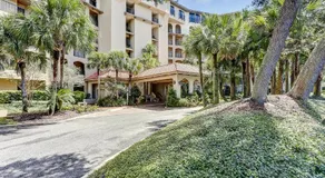 Dog-friendly condo steps to beach with pool, AC & elevator - Image 4