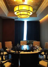 Auspicious Phoenix Hotel - Image 3