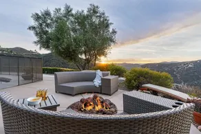 Cleveland Vista by Avantstay Pool Hot Tub Fire Pit Panoramic Views - Image 5