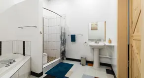 Out East Hostels - Rocky Harbour - Image 2