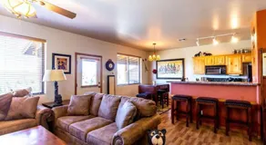 Elegant Cottage with Wonderful Views near FH Lake - Image 2