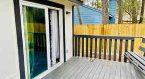 House 3 Bed, 2Bath, FREE Parking in The Woodlands - Image 2