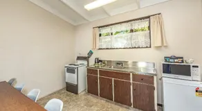 Riverside Motel - Image 4