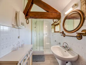 Cosy holiday home with garden - Image 1
