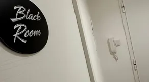 Black & White Rooms - Image 5