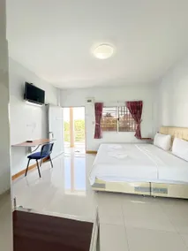PALM PLACE HOTEL - Image 2