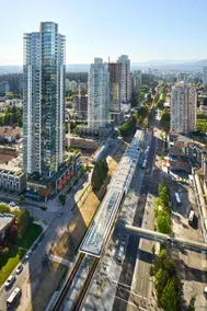 Burnaby Metrotown Cozy 3 Bedroom Suite - Image 4