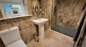 Woodlands Cottage Farm - Image 2