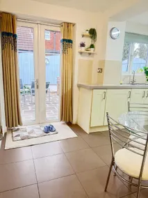 Couple/ Solo Private Room with garden Birmingham - Image 3
