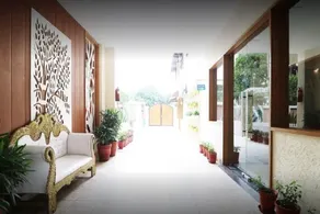 Palette - Alka Motel - Image 5