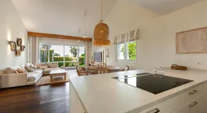 Villa Madrugada, beachside villa in Costabella - Image 2