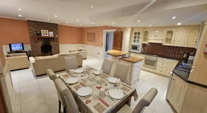 3 Clos Na Feirme Three Bedroom House with Hot Tub - Image 3