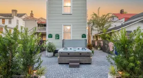 Rooftop & Hot Tub & Parking - 3 Blocks to King - Image 5