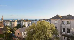 Beautiful Sea View Apartment in St Leonards on Sea - Image 5