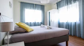 Beach Avenue Apartment - Image 2