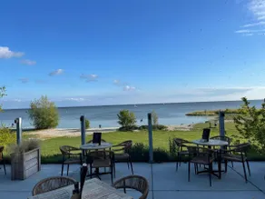 Spacious villa in Rijs near IJsselmeer and forest - Image 4