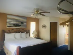 Wapiti Lodge - Image 2