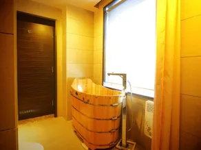 Dalian Inn at Bay Harbor - Image 5