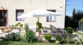 Villa avec piscine privée, jardin clos et connexion Wi-Fi, idéale pour les groupes d’amis. Situé prè - Image 5