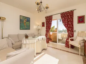Voll ausgestattete großzügige Ferienwohnung mit Pool, Garten und Terrasse - Image 2