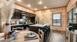 Near Dollywood With Hot Tub, Game Room Home Theater - Image 2