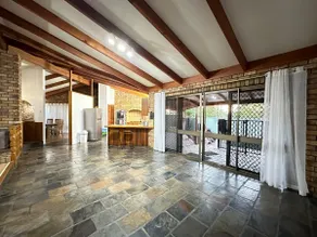 Cosy mountain hideaway in Brisbane - Image 3