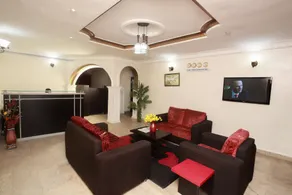 Carleton Hotel & Suites - Image 4