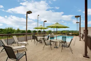Hampton Inn Cullman - Image 2