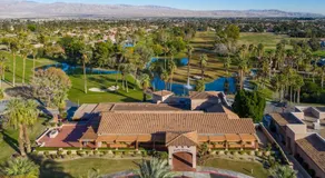 Mid-Century stay with Pool ,Golf Retreat and cool Comfort - Image 4