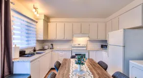 Free Parking! Montreal Comfort Value Convenience! Full Kitchen, Fast Wifi, Workspace, Smart TV! - Image 4