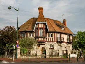 Apakabar Homestay - proche gare Melun, parking privé, Netflix - Image 2