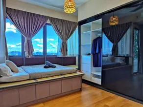 Penthouse Sky Jacuzzi At KLCC - Image 3