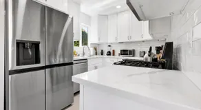 Modern Peaceful Private Oasis Near The Beach - Image 4