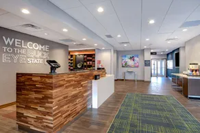 Hampton Inn and Suites by Hilton Canal Winchester Columbus - Image 4