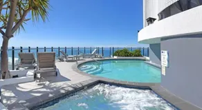 Modern luxury with breathtaking ocean views - Image 5
