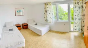 Krimski Guest House and Bungalows - Image 2