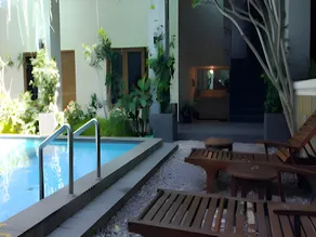 crystal inn - Image 3