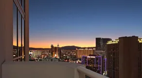 Luxury Suites International at The Signature - Image 4